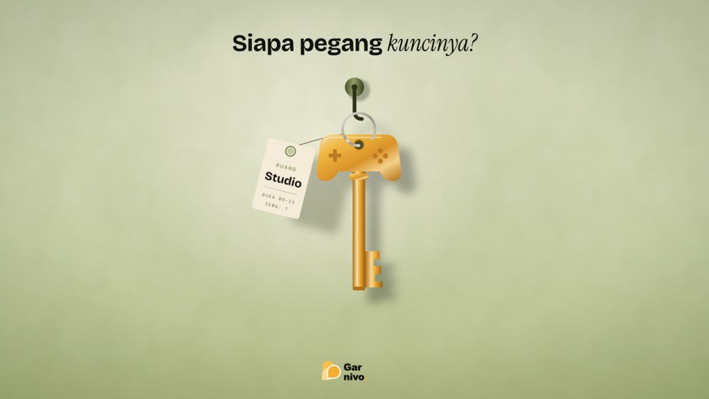 Kunci kuningan berkepala bentuk stik gim tergantung pada pengait di dinding hijau pucat, dengan label kertas Ruang Studio dan sewa tanda tanya.