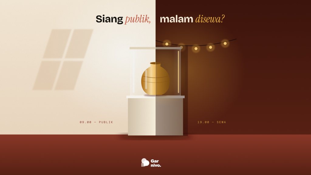 Bingkai terbelah dua: vitrin kaca berisi guci amber di separuh krem bercahaya siang, separuh lainnya ruang terakota malam dengan untaian lampu untuk sewa.